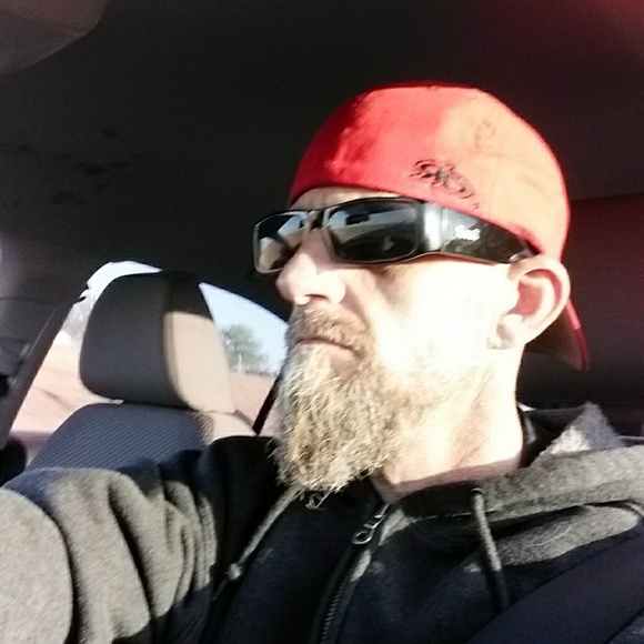 Meet your Posher, Macker! - Picture 2 of 5